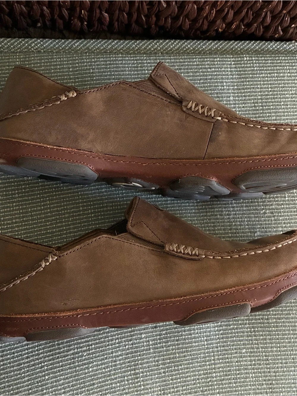 OluKai Moloa Men’s Nubuck Leather Slip On Shoes Mules Ray/Toffee Size 8.5